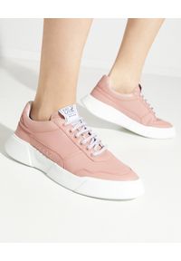 PREMIUM BASICS - Różowe sneakersy z logo. Kolor: różowy, wielokolorowy, fioletowy. Materiał: poliester. Wzór: aplikacja