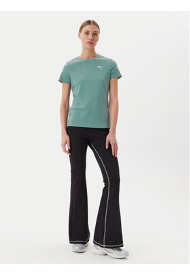 Puma T-Shirt Ess Elevated 685021 Zielony Slim Fit. Kolor: zielony. Materiał: bawełna