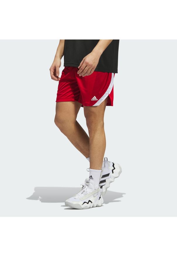 Adidas - Icon Squad Shorts. Kolor: czerwony, wielokolorowy, biały. Materiał: materiał. Sport: fitness