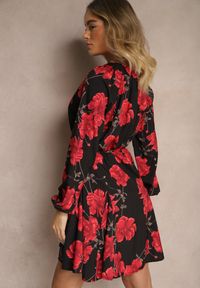 Renee - Czarno-Czerwona Sukienka w Kwiatowy Print o Rozkloszowanym Kroju z Wiązaniem w Talii Ameriana. Okazja: na co dzień, na imprezę. Kolor: czerwony. Wzór: kwiaty, nadruk. Sezon: lato. Typ sukienki: proste, rozkloszowane. Styl: elegancki, casual #5