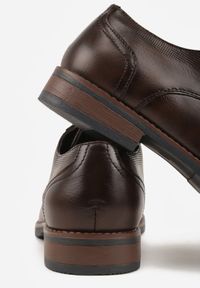 Born2be - Ciemnobrązowe Eleganckie Półbuty ze Skórzaną Wkładką i Ozdobnymi Przeszyciami Iphaera. Okazja: na spotkanie biznesowe, do pracy. Kolor: brązowy. Materiał: skóra. Styl: elegancki #6