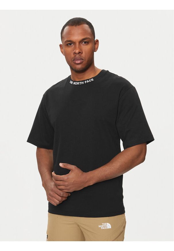 The North Face T-Shirt Zumu NF0A87DD Czarny Regular Fit. Kolor: czarny. Materiał: bawełna