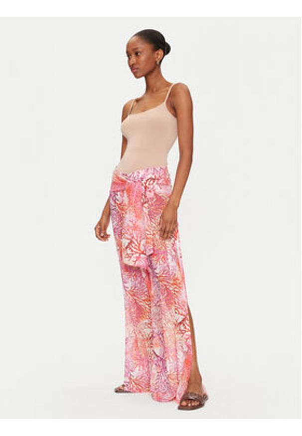 Guess Spodnie materiałowe E5GB01 WH4T2 Koralowy Regular Fit. Kolor: pomarańczowy. Materiał: syntetyk