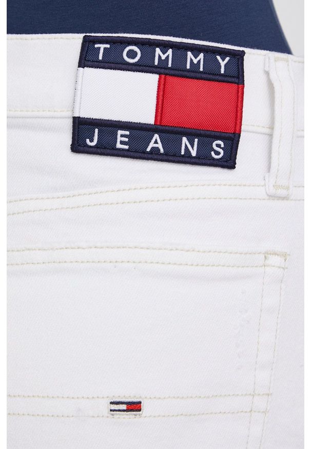 Tommy Jeans szorty jeansowe BF0192 damskie kolor biały gładkie high waist. Stan: podwyższony. Kolor: biały. Materiał: materiał, bawełna. Wzór: gładki