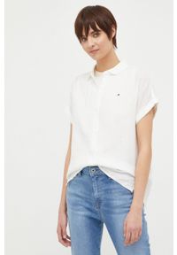 TOMMY HILFIGER - Tommy Hilfiger koszula lniana kolor biały relaxed z kołnierzykiem klasycznym. Typ kołnierza: kołnierzyk klasyczny. Kolor: biały. Materiał: len. Długość rękawa: krótki rękaw. Długość: krótkie. Styl: klasyczny #1
