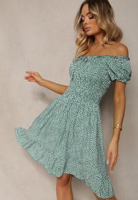 Renee - Zielona Sukienka Midi o Fasonie Bawełnianej Hiszpanki Nairo. Okazja: na co dzień. Typ kołnierza: dekolt hiszpanka. Kolor: zielony. Materiał: bawełna. Styl: elegancki, casual. Długość: midi