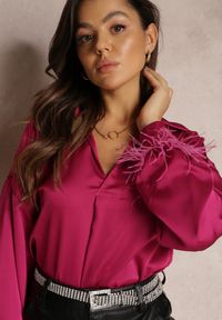 Renee - Fuksjowa Bluzka Satynowa z Piórkami przy Rękawach Menese. Kolor: różowy. Materiał: satyna #5