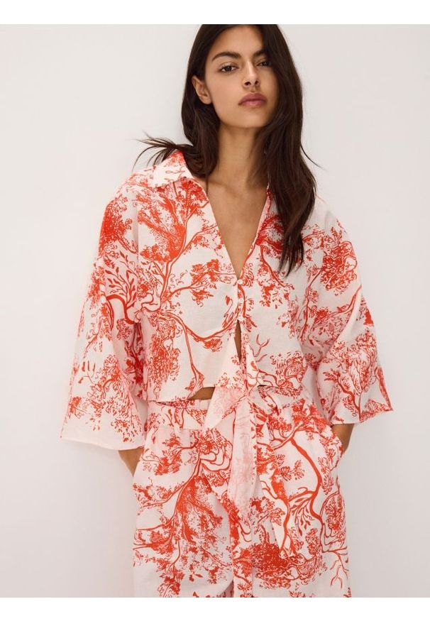 Reserved - Krótka koszula kimono z wiązaniem - wielobarwny. Materiał: len, bawełna, tkanina. Długość: krótkie