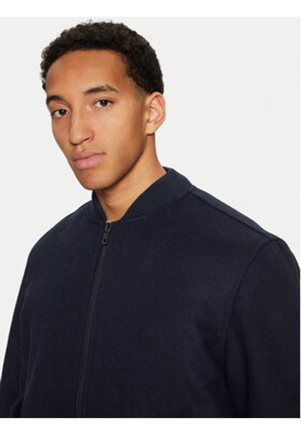 Mustang Kurtka bomber Byron 1015902 Granatowy Regular Fit. Kolor: niebieski. Materiał: syntetyk