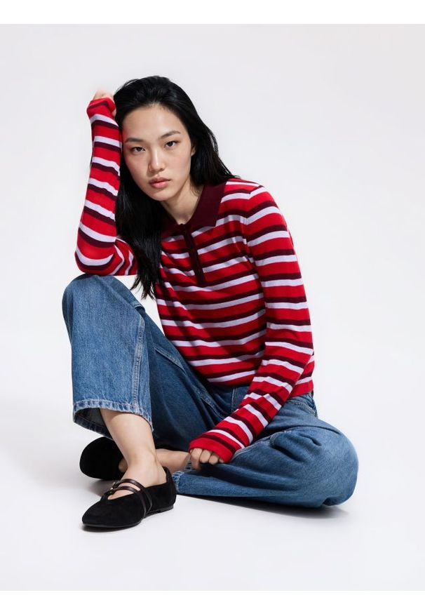 Reserved - Sweter polo w paski - wielobarwny. Typ kołnierza: polo. Materiał: wełna, dzianina. Wzór: paski