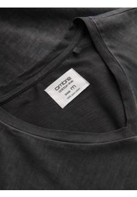 Ombre Clothing - Męski t-shirt V-neck o pręgowanej strukturze z kieszonką – czarny V6 OM-TSCT-22SS-002 - XL. Okazja: na co dzień. Kolor: czarny. Materiał: bawełna, materiał. Wzór: aplikacja, melanż. Styl: klasyczny, elegancki, vintage, casual #4