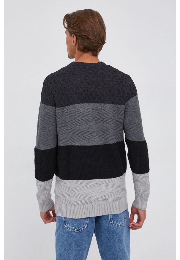 Pepe Jeans - Sweter z domieszką wełny Luis. Okazja: na co dzień. Kolor: szary. Materiał: wełna. Długość rękawa: długi rękaw. Długość: długie. Wzór: ze splotem. Styl: casual