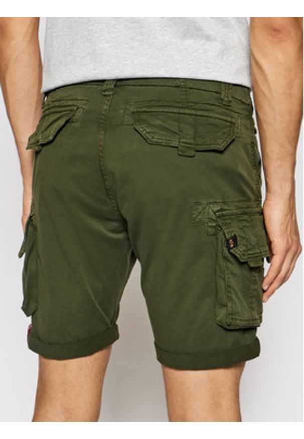 Alpha Industries Szorty materiałowe Crew 176203 Zielony Slim Fit. Kolor: zielony. Materiał: bawełna
