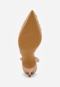 Born2be - Ciemnobeżowe Szpilki VICES z Odkrytą Piętą z Bogato Zdobionym Noskiem z Koralikami Daphironei. Okazja: na co dzień, do pracy, na spotkanie biznesowe. Kolor: beżowy. Materiał: jeans. Wzór: aplikacja. Obcas: na szpilce. Styl: klasyczny, casual, biznesowy, elegancki #3