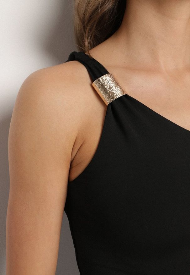 Born2be - Czarny Asymetryczny Kombinezon na Jedno Ramię z Kieszeniami Efriele. Okazja: na co dzień, na randkę. Kolor: czarny. Styl: casual