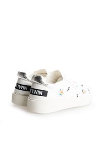 TwinSet - Twinset Sneakersy | 191MCP082 | Slip On | Kobieta | Biały. Zapięcie: bez zapięcia. Kolor: biały. Materiał: skóra ekologiczna. Wzór: aplikacja, haft. Obcas: na platformie #3