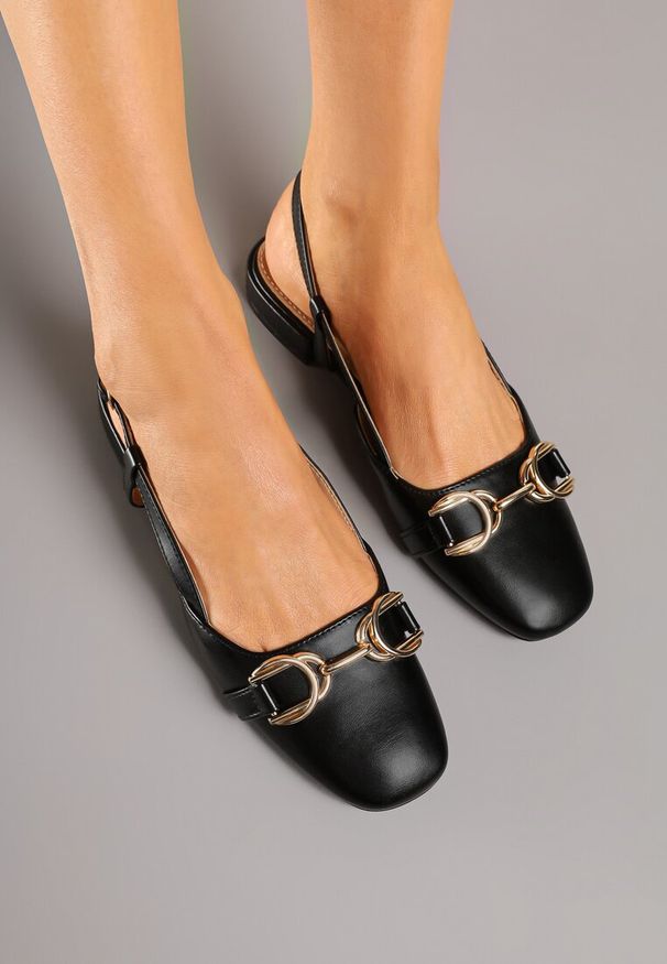Renee - Czarne Sandały Slingback z Kwadratowym Noskiem i Metaliczną Aplikacją Koriorielle. Okazja: na co dzień. Kolor: czarny. Wzór: aplikacja. Styl: elegancki, casual