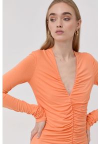 Patrizia Pepe Sukienka kolor pomarańczowy midi dopasowana. Kolor: pomarańczowy. Materiał: dzianina, wiskoza. Długość rękawa: długi rękaw. Wzór: gładki. Typ sukienki: dopasowane. Długość: midi #4