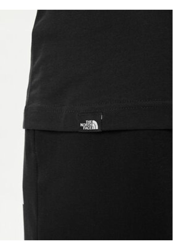 The North Face Longsleeve Easy NF0A8A6F Czarny Regular Fit. Kolor: czarny. Materiał: bawełna, syntetyk. Długość rękawa: długi rękaw