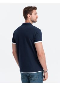 Ombre Clothing - Bawełniana męska koszulka polo z kontrastowymi wykończeniami – granatowa V4 - Rozmiar: M. Typ kołnierza: polo. Kolor: niebieski. Materiał: bawełna. Wzór: haft #7