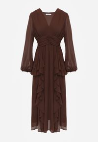 Renee - Brązowa Rustykalna Sukienka Wieczorowa z Falbanami i Marszczeniem w Talii Himereanes. Typ kołnierza: kołnierz z falbankami. Kolor: brązowy. Materiał: tkanina. Wzór: gładki, aplikacja. Typ sukienki: rozkloszowane. Styl: wizytowy #8
