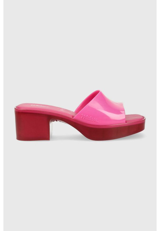 melissa - Melissa klapki MELISSA SHAPE AD damskie kolor różowy na słupku M.32955.AG076. Kolor: różowy. Materiał: materiał, guma, kauczuk. Wzór: gładki. Obcas: na słupku. Wysokość obcasa: średni