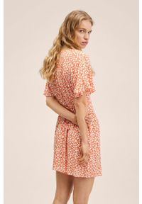 mango - Mango sukienka Lorelai kolor pomarańczowy mini rozkloszowana. Kolor: pomarańczowy. Długość rękawa: krótki rękaw. Typ sukienki: rozkloszowane. Długość: mini