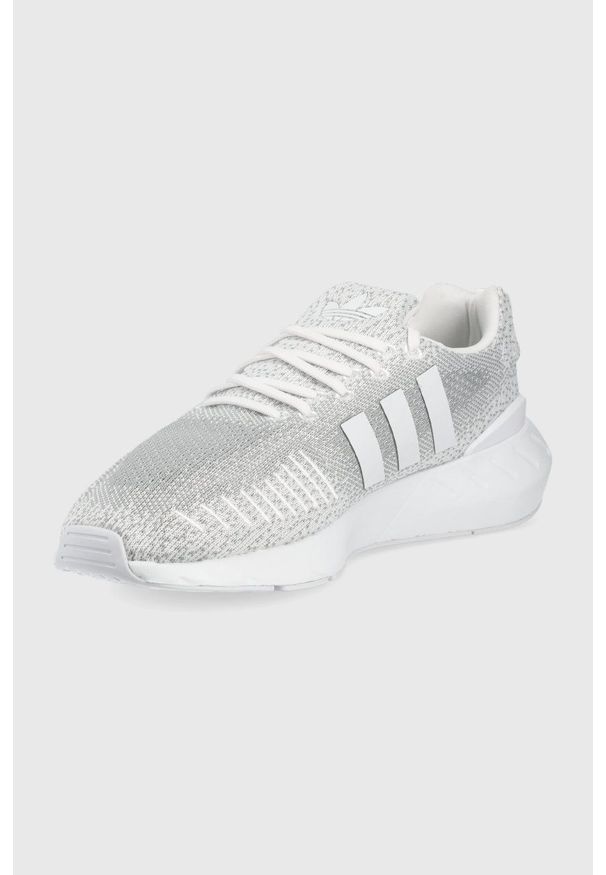 adidas Originals buty Swift Run 22 kolor szary. Nosek buta: okrągły. Zapięcie: sznurówki. Kolor: szary. Materiał: materiał, guma. Sport: bieganie