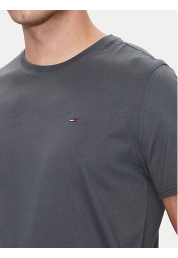 Tommy Jeans T-Shirt DM0DM04411 Szary Slim Fit. Kolor: szary. Materiał: bawełna