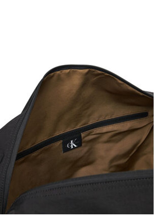 Calvin Klein Jeans Torba Metro Nylon Conv Weekender Bp Ny LV04G3104G Czarny. Kolor: czarny. Materiał: materiał