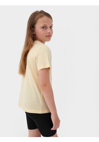 4f - T-shirt z nadrukiem dziewczęcy - żółty. Kolor: żółty. Materiał: bawełna. Długość rękawa: krótki rękaw. Wzór: nadruk