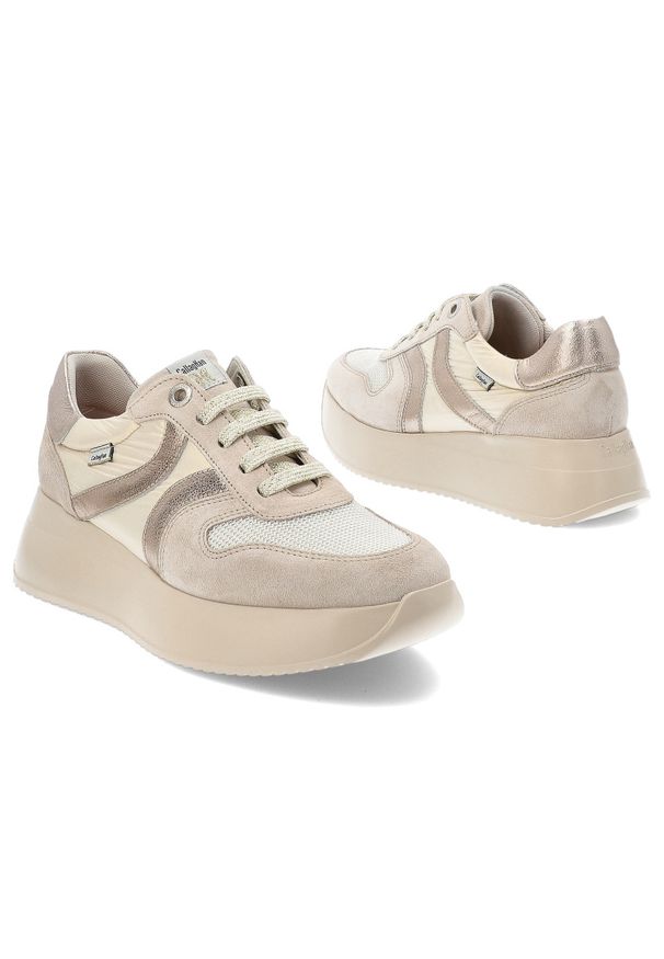 Beżowe Sneakersy Callaghan Modne Obuwie Damskie Na Koturnie. Okazja: na co dzień, na spacer. Kolor: beżowy. Materiał: materiał. Sezon: wiosna, lato. Obcas: na koturnie. Styl: casual, elegancki