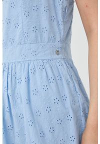 Guess sukienka bawełniana mini rozkloszowana. Kolor: niebieski. Materiał: bawełna. Długość rękawa: na ramiączkach. Typ sukienki: rozkloszowane. Długość: mini #3