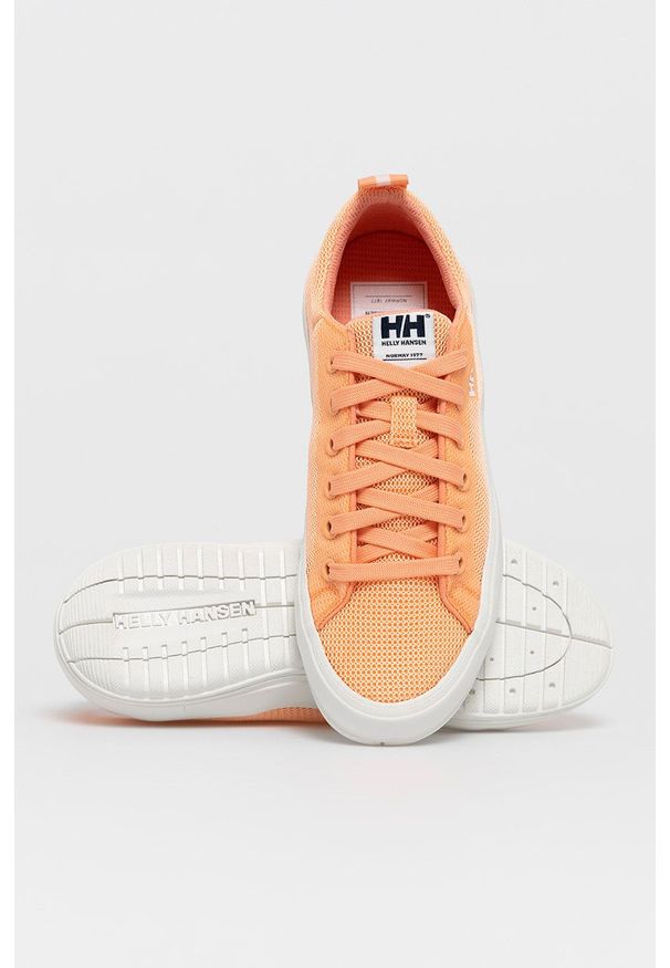 Helly Hansen Buty Scurry V3 kolor pomarańczowy na płaskiej podeszwie. Nosek buta: okrągły. Zapięcie: sznurówki. Kolor: pomarańczowy. Materiał: guma. Obcas: na płaskiej podeszwie