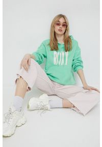 Roxy bluza damska kolor zielony z kapturem z nadrukiem. Typ kołnierza: kaptur. Kolor: zielony. Długość rękawa: długi rękaw. Długość: długie. Wzór: nadruk