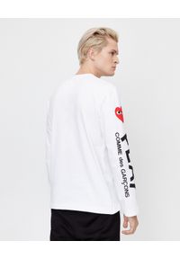 COMME DES GARCONS PLAY - Biała koszulka z czerwonymi sercami. Kolor: biały. Materiał: jeans, dresówka, bawełna. Długość rękawa: długi rękaw. Długość: długie. Styl: sportowy #4