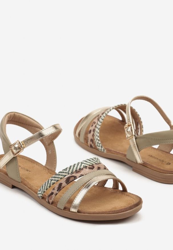 Born2be - Zielono-Beżowe Sandały z Ozdobnymi Paskami i Panterką Xalvania. Zapięcie: pasek. Kolor: zielony. Wzór: motyw zwierzęcy. Sezon: lato. Obcas: na obcasie. Styl: elegancki. Wysokość obcasa: niski
