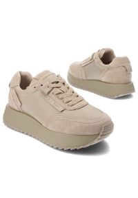 Beżowe Sneakersy Artiker Modne Obuwie Damskie. Okazja: na co dzień. Kolor: beżowy. Materiał: zamsz, skóra. Wzór: gładki. Styl: casual, wizytowy #6