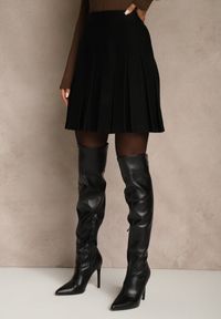 Renee - Czarna Spódnica High Waist z Wiskozą Zdobiona Plisami Coroxera. Stan: podwyższony. Kolor: czarny. Materiał: wiskoza. Wzór: aplikacja. Styl: elegancki #2