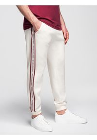 Ombre Clothing - Sportowe spodnie męskie jogger z lampasami – kremowe V2 - Rozmiar: XXL. Okazja: na co dzień. Kolor: kremowy. Materiał: bawełna, poliester. Styl: sportowy