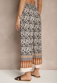 Renee - Czarne Spodnie z Bawełny High Waist z Abstrakcyjnym Wzorem Lisathiela. Okazja: na co dzień. Stan: podwyższony. Kolor: czarny. Materiał: bawełna. Styl: casual #4