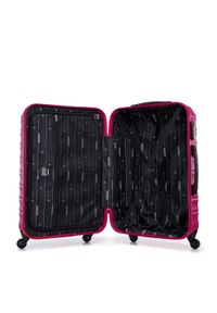 Wittchen - Średnia walizka z zawieszką różowa. Kolor: różowy. Materiał: guma. Wzór: kolorowy. Styl: wakacyjny, elegancki