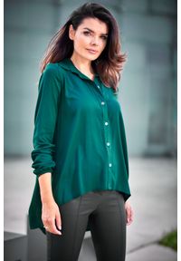 Awama - Elegancka Koszula z Dłuższym Tyłem - Zielona. Kolor: zielony. Materiał: elastan, wiskoza. Długość: długie. Styl: elegancki