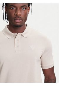 Guess Polo Z5YP02 K9WF1 Beżowy Regular Fit. Typ kołnierza: polo. Kolor: beżowy. Materiał: bawełna