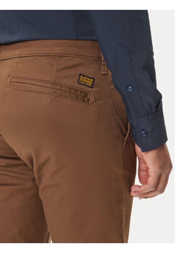 G-Star RAW - G-Star Raw Chinosy Chino 3.0 D25179-C105 Brązowy Slim Fit. Kolor: brązowy. Materiał: bawełna