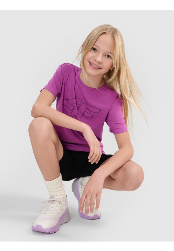 4f - 4F T-shirt oversize z nadrukiem dziewczęcy - fioletowy 140 (9-10 lat). Okazja: na co dzień. Kolor: fioletowy. Materiał: jersey, bawełna, dzianina. Wzór: nadruk. Sezon: lato. Styl: casual, klasyczny, sportowy