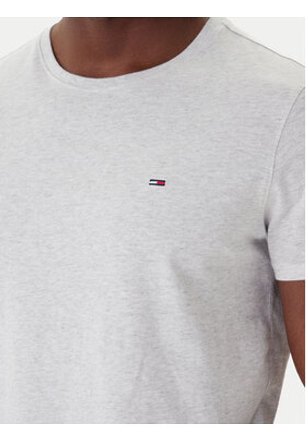 Tommy Jeans T-Shirt DM0DM04411 Szary Slim Fit. Kolor: szary. Materiał: bawełna