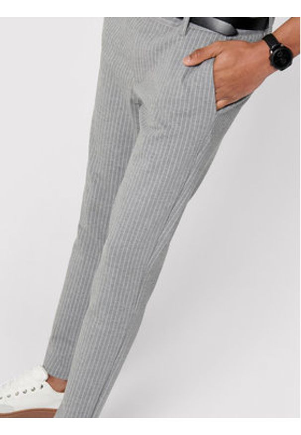Only & Sons Chinosy Mark 22013727 Szary Slim Fit. Kolor: szary. Materiał: syntetyk