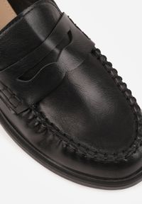 Born2be - Czarne Marszczone Mokasyny Vices ze Skórzaną Wkładką Nestia. Okazja: na co dzień, na spotkanie biznesowe, do pracy. Kolor: czarny. Materiał: skóra. Styl: casual, biznesowy, elegancki #7