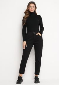 Born2be - Czarne Jeansy Mom Fit z Gumką w Pasie Copelina. Okazja: na co dzień. Stan: podwyższony. Kolor: czarny. Wzór: aplikacja. Styl: klasyczny, elegancki, casual #5